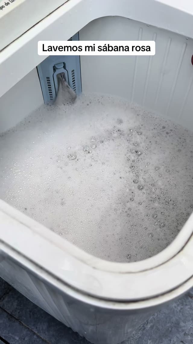 Lavando mi sabanas rosa  #fyp #cleanliving #as #asmr #paratiiiiiiiiiiiiiiiiiiiiiiiiiiiiiii #asmrsounds #asmrvideo #limpieza #lentejas #lavado #LIMPIO #CleanEating #clean #cleaning #cleaninghacks #asmrviral #Lavadoras #capsulas #blanqueamiento #ParteFinal #soap #soapasmr #tik #tiktok #tiktokindia 