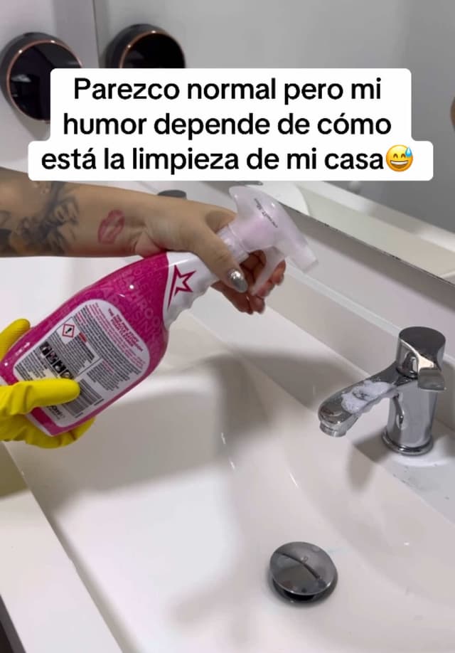 quien más así?🤣🧼🫧 compártelo!  Creo firmemente en la conexión entre nuestro hogar y nuestras emociones, obviamente hay muchos más factores que pueden influir, pero creo que cuando controlamos nuestro hogar, la limpieza y el orden de este, sentimos una disposición a hacer el resto de cosas. Y no soy obsesiva, que siempre que comparto algo sobre limpieza, se me tilda de ello, solo amo tener todo limpio y organizado, con mis horarios, mis tiempos, sin afectar a nadie ni mucho menos a mí misma. Lo h