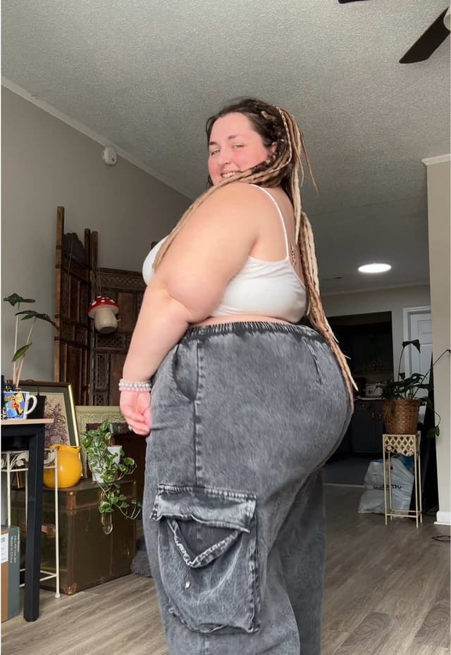 I wouldn’t call them bloopers but haha You can see the full clothing haul on my Ig but I think this video is more fun!!  #sheincurvehaul #bloopers #sza #tryonhaul #curvyfashion @SHEIN  @SHEINUS #sheincurve 